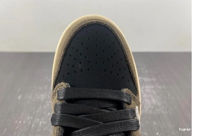 Hyperoad (KIDS)TRAVIS SCOTT JORDAN 1 'MOCHA' X LOW AIR 1011